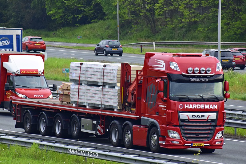 _DSC3713 HARDEMAN-crop-DAF XF 106 II.JPG