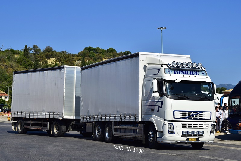 _DSC7562-crop- Vasiliou -VOLVO FH II.JPG