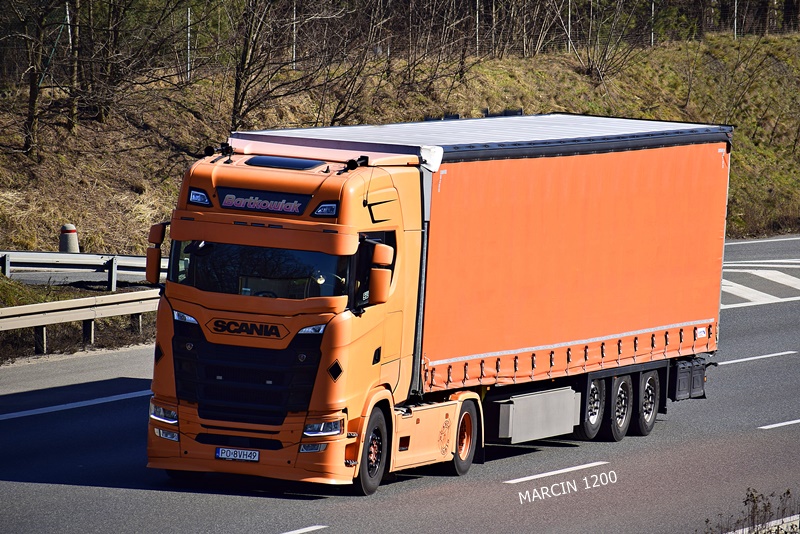 _DSC1959 BARTKOWIAK-crop-SCANIA S.JPG