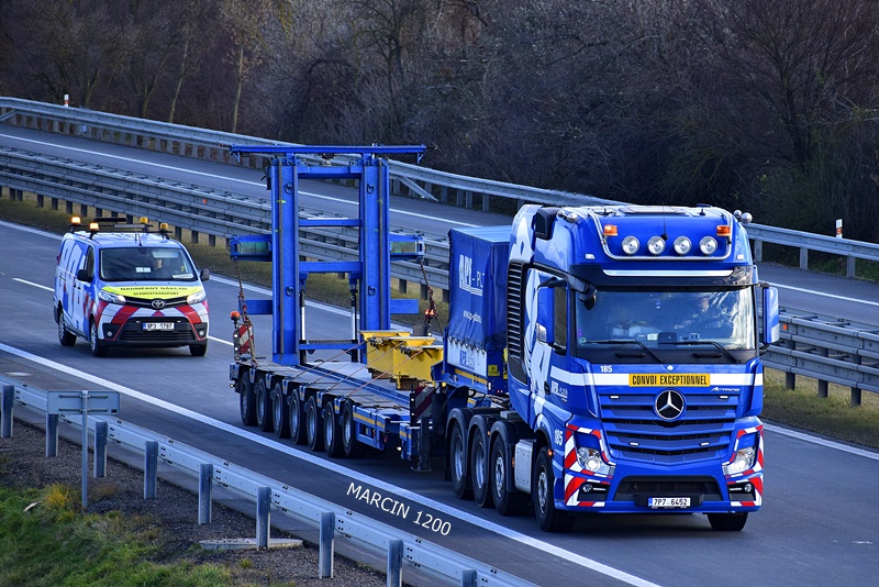 _DSC0343 APB PLZEN-crop-ACTROS MPIV.JPG