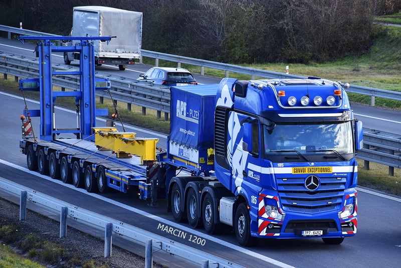 _DSC0344 APB PLZEN-crop-ACTROS MPIV.JPG