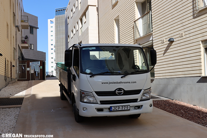 Hino 300.jpg
