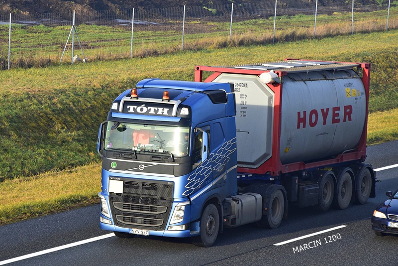 _DSC0609-crop-Volvo FHIV - Toth.JPG