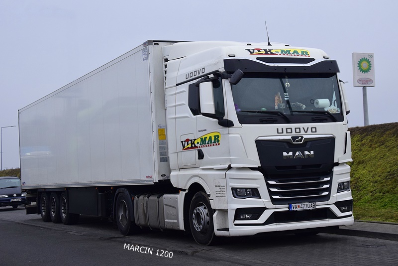 _DSC1864 VIK-MAR-crop-VIK-MAR UDOVO-MAN TGX II.JPG