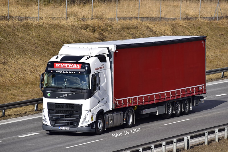 _DSC1569 WYRWAS-crop-VOLVO FH V.JPG