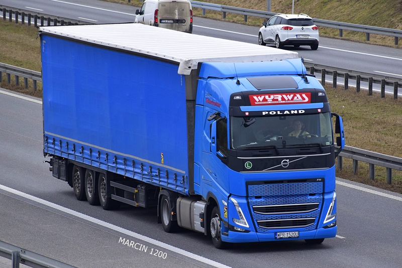 _DSC2995 WYRWAS-crop-VOLVO FH V.JPG