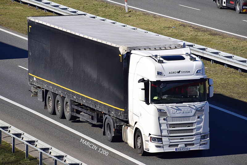 _DSC3127 AGRO-SYSTEM-crop-SCANIA S500.JPG