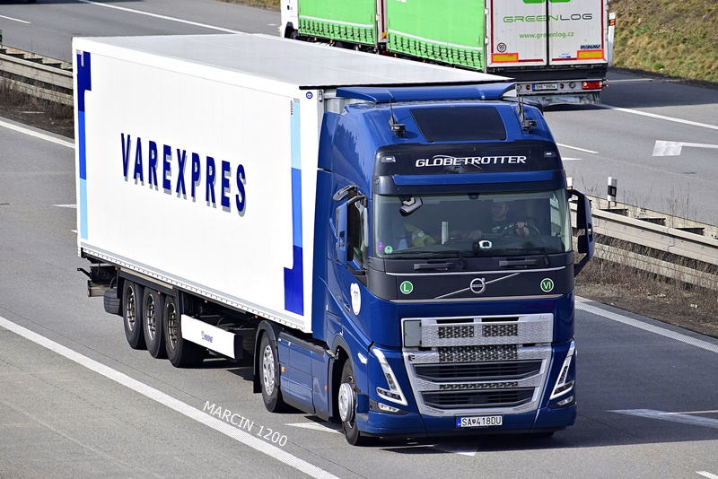 _DSC2634 VAREXPRES-crop-VOLVO FH V.JPG