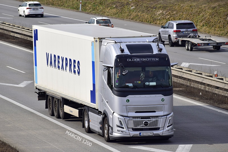 _DSC2856 VAREXPRES-crop-VOLVO FH AERO.JPG