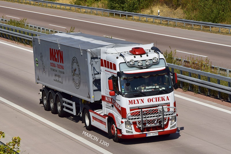 _DSC2625-crop-MŁYN OCIEKA-VOLVO FH III.JPG