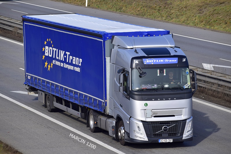_DSC2114 BOTLIK-TRANS-crop-VOLVO FH AERO.JPG
