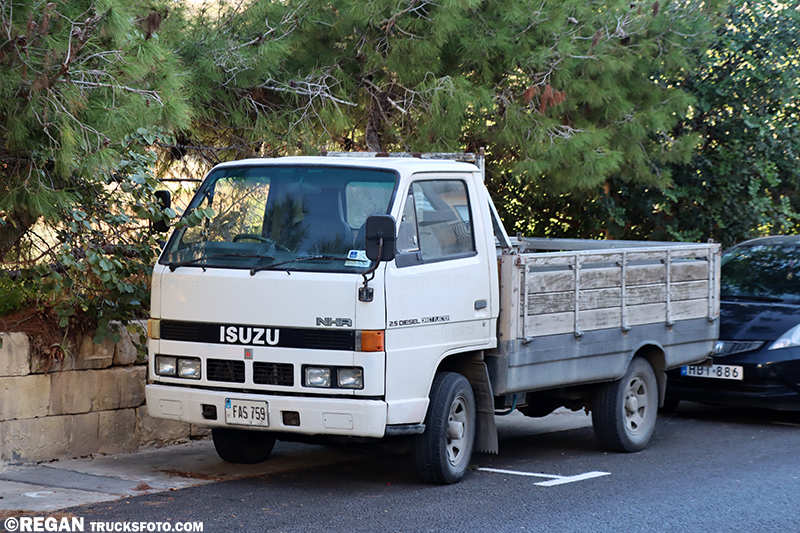 Isuzu NHR.jpg