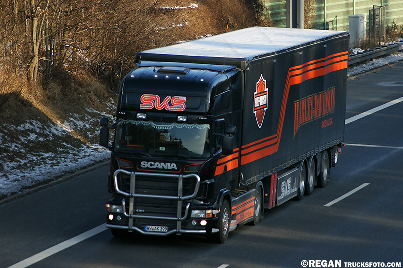 Scania R420 - SKS World Harley-Davidson.jpg