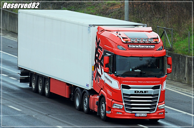 DSC_4011.JPG Van.JPG