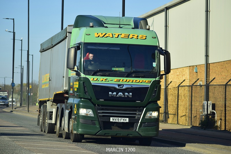 _DSC9902-crop-WATERS-MAN TGX.JPG