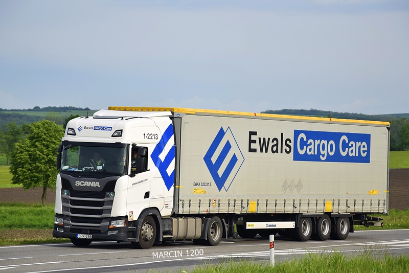 _DSC3048 EWALS CARGO CARE-crop-SCANIA S.JPG