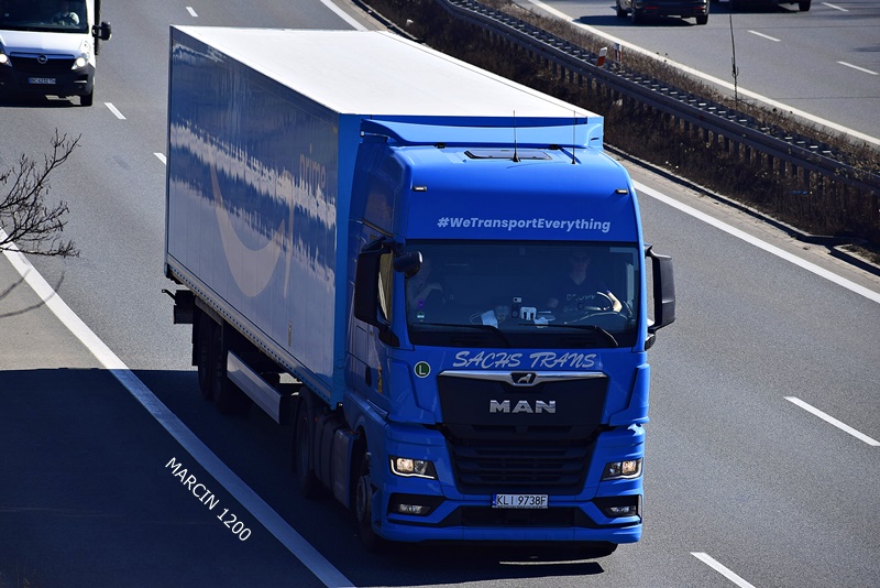 _DSC1937 SACHS TRANS-crop-MAN TGX II.JPG