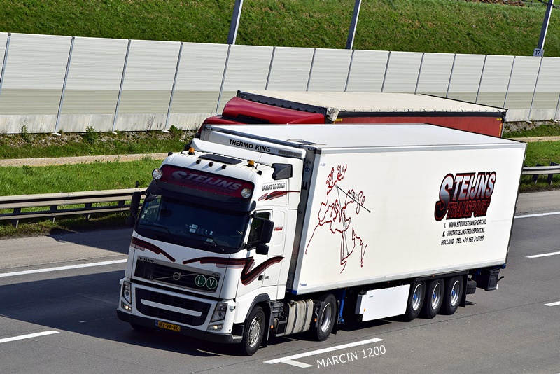 _DSC2883-crop-steijns TRANSPORT-VOLVO FH III.JPG