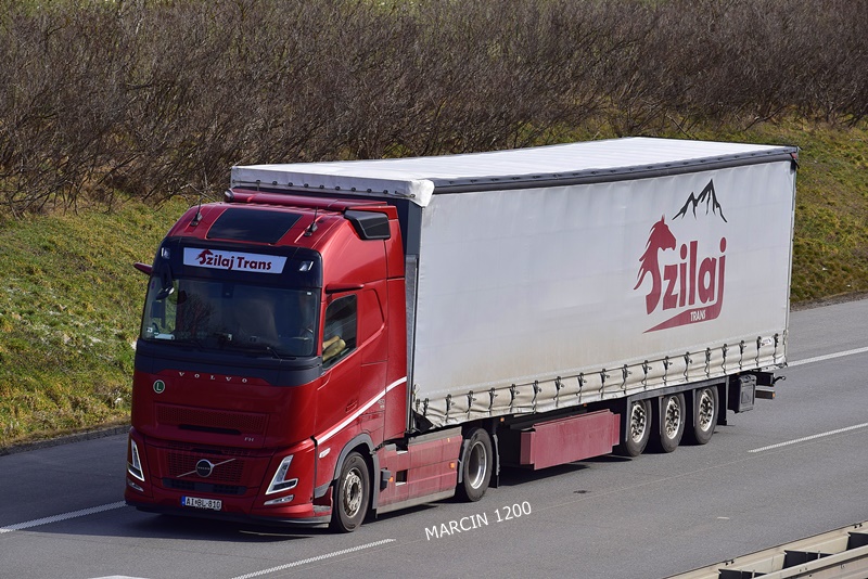 _DSC2476 Szilaj Trans-crop-VOLVO FH AERO.JPG