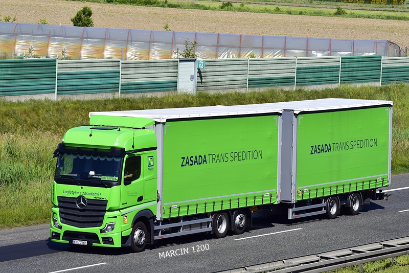 _DSC00011 (721)-crop-Mercedes-Benz ActrosL MP5.JPG