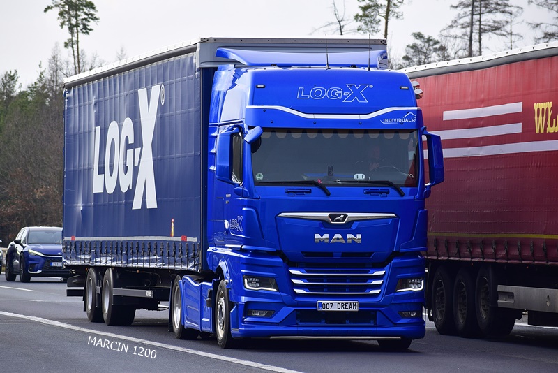 _DSC2901 LOG-X-crop-MAN TGX II INDYVIDUAL.JPG