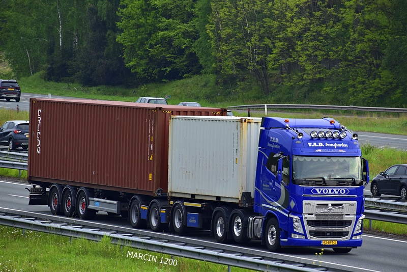_DSC3860 T.A.D. TRANSPORTEN-crop-VOLVO FH IV-25,25m.JPG