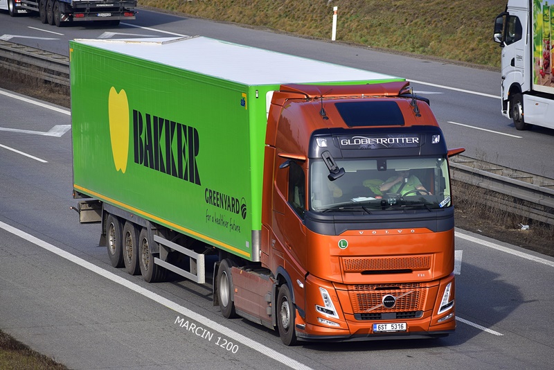 _DSC2099 BAKKER-crop-VOLVO FH AERO.JPG