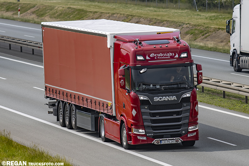 Scania 530S V8  - Kulaszewski.jpg