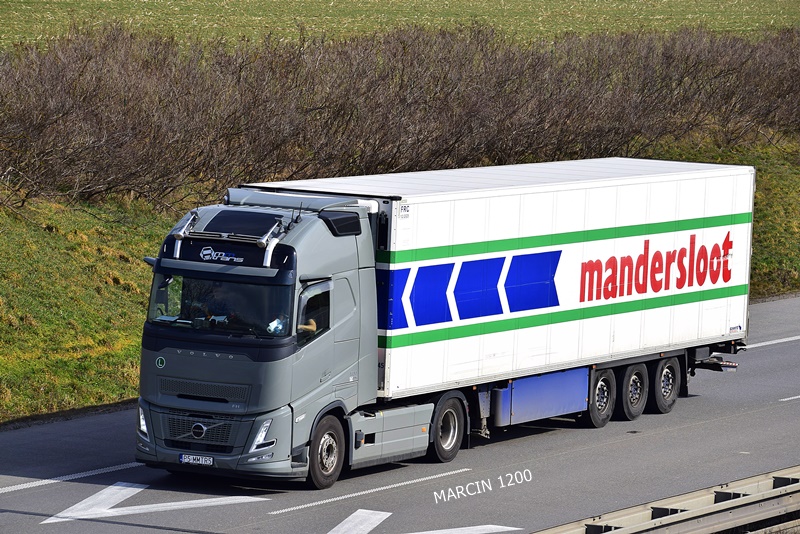 _DSC2638 MM-TRANS-crop-VOLVO FH AERO.JPG