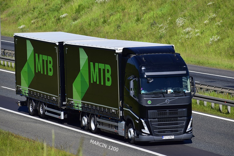 _DSC00011 (587)-crop-MTB-VOLVO FH V.JPG