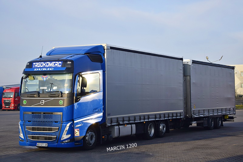 _DSC2909 Trgokomerc Dukic-crop-VOLVO FHV.JPG