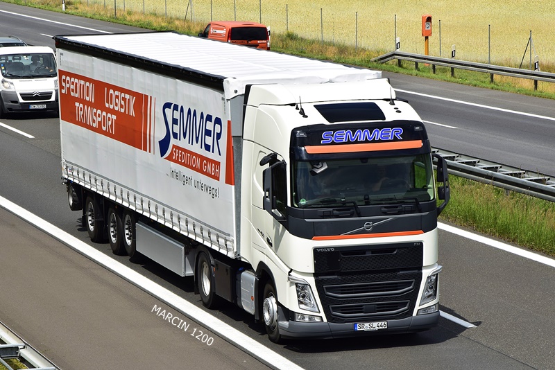 _DSC1907 SEMMER-crop-VOLVO FHIV.JPG