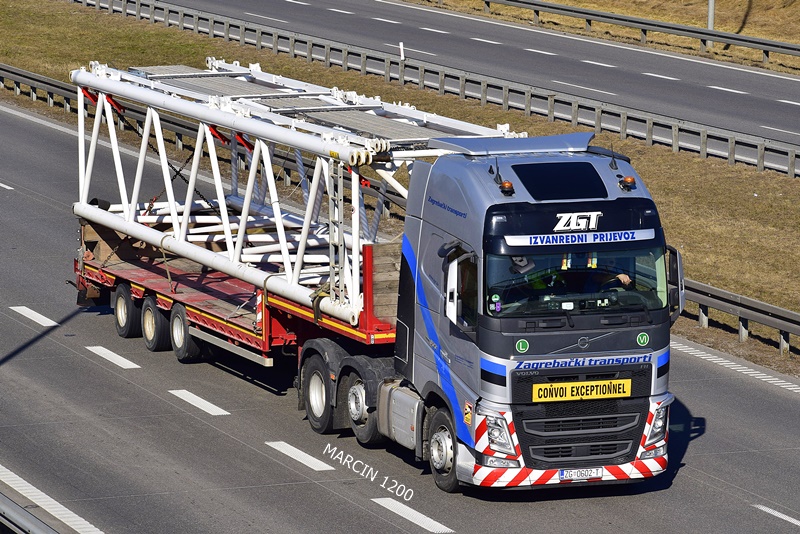 _DSC2011 ZGT-crop-VOLVO FH IV.JPG
