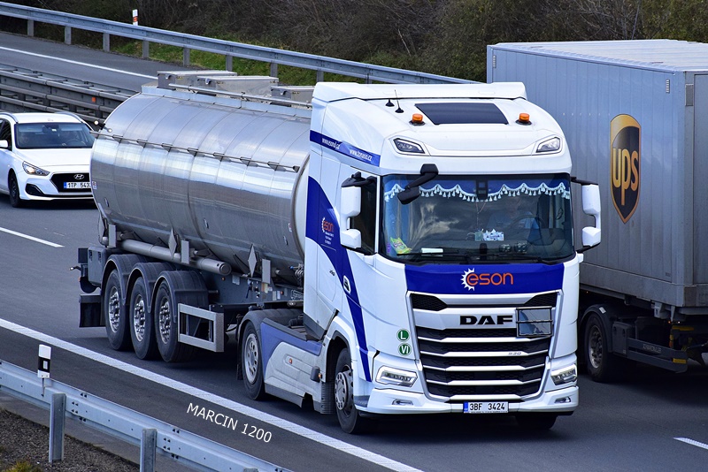 _DSC0253 ESON-crop-DAF XG.JPG