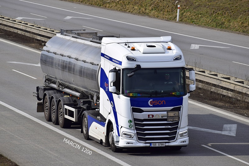 _DSC2854 ESON-crop-DAF XG.JPG