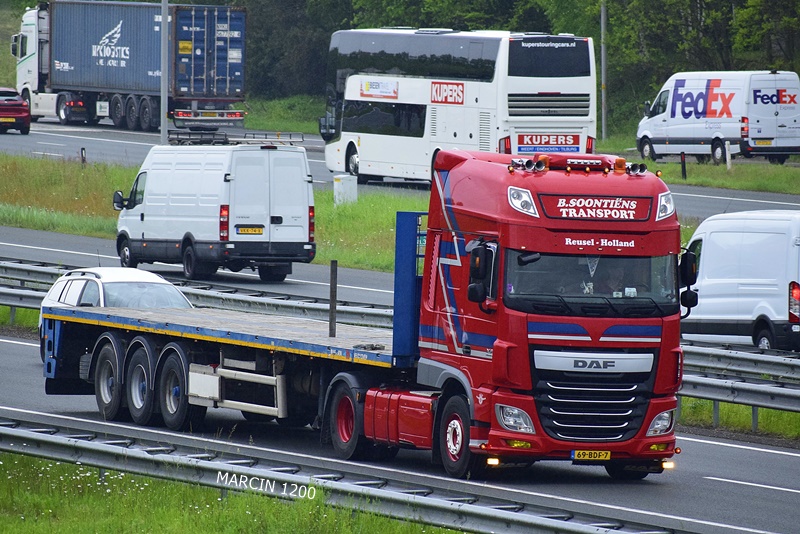 _DSC4117 B.SOONTIENS TRANSPORT-crop-DAF XF 106.JPG