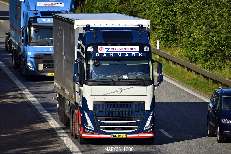 _DSC4995 MOGENS NIELSEN-crop-VOLVO FHV.JPG