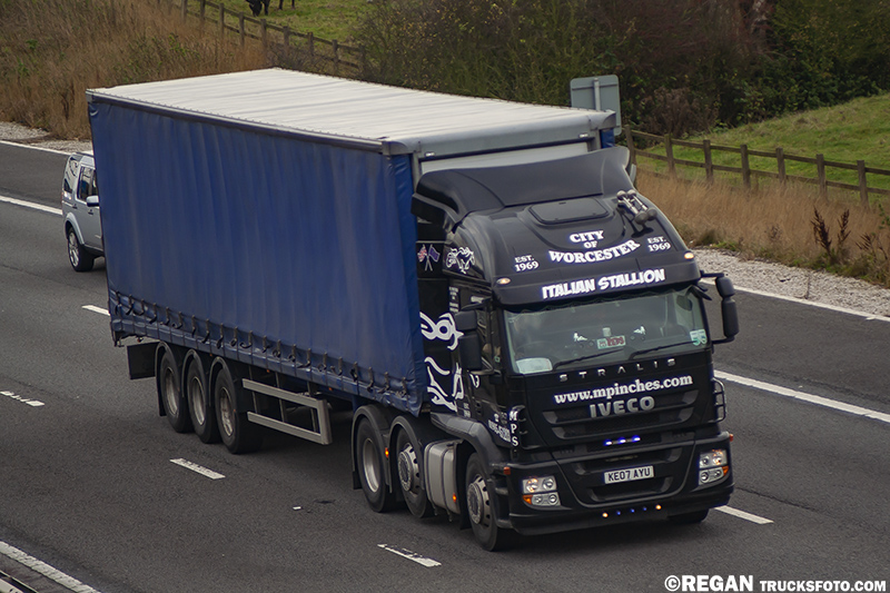 Iveco Stralis Italian Stallion - M Pinches.jpg