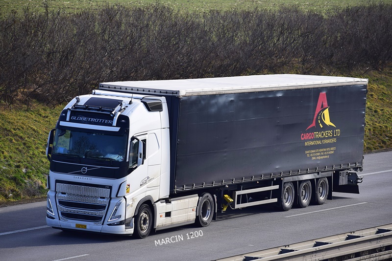 _DSC2112 CARGO TRACKERS LTD-crop-VOLVO FHV.JPG