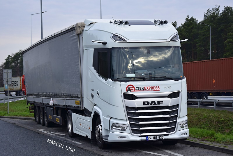 _DSC3469 ATEK EXPRESS-crop-DAF XF.JPG