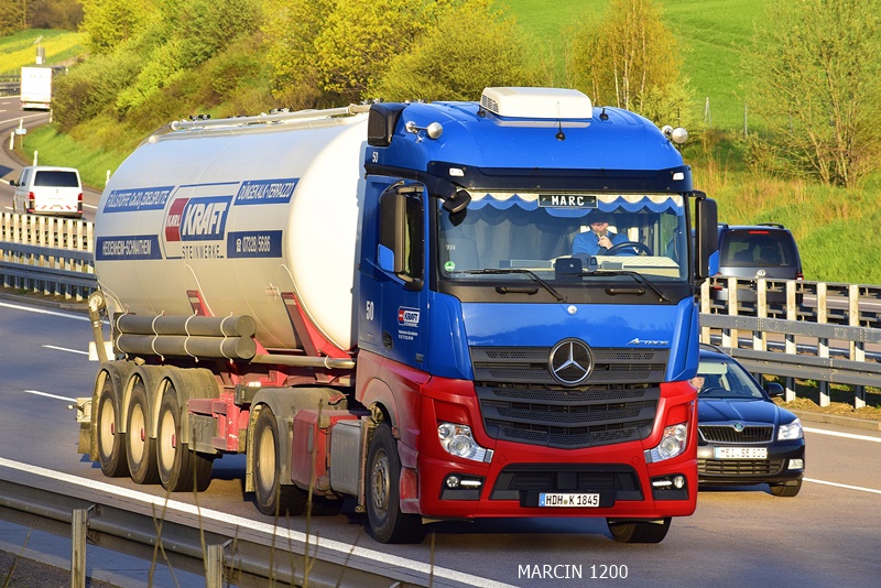 _DSC2570 KRAFT-crop-ACTROS MPIV.JPG
