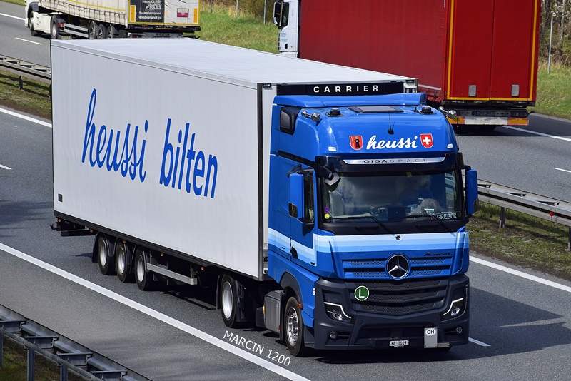 _DSC3502 HEUSSI-crop-Mercedes-Benz Actros L.JPG