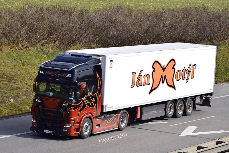 _DSC2526 JAN MOTYL-crop-SCANIA R NG.JPG