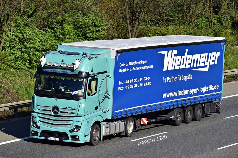 _DSC3800 BAAMBI CARGO-crop-Mercedes-Benz Actros L.JPG
