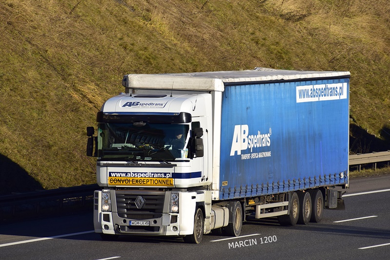 _DSC8812-crop-AB Spedtrans-RENAULT MAGNUM.JPG