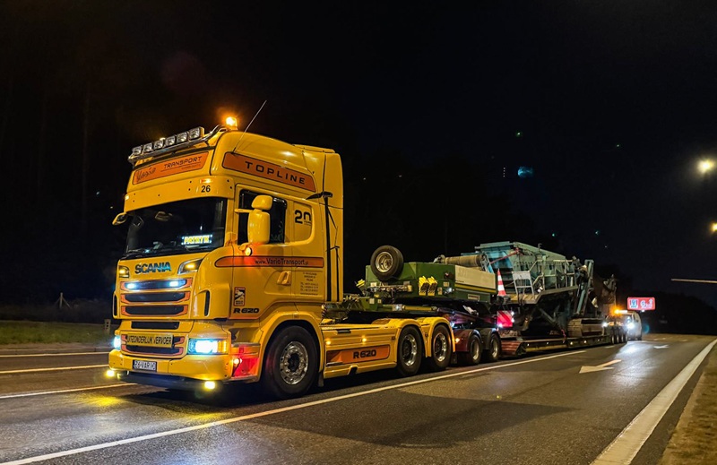 WhatsApp Image 2025-04-19 at 13.49_edited.jpg