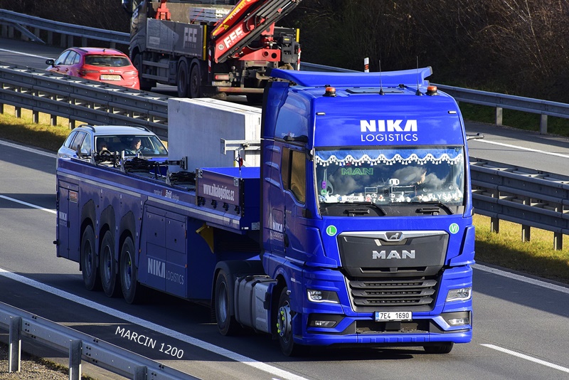 _DSC0409 NIKA-crop-MAN TGX II.JPG