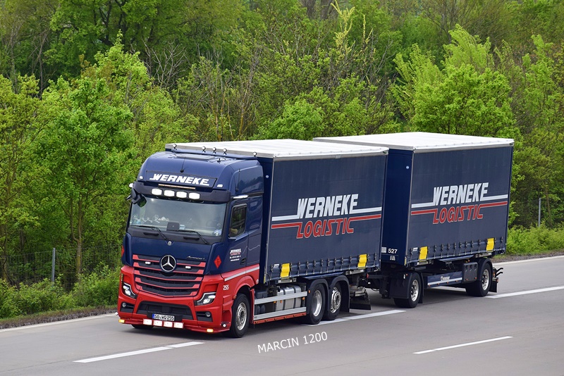 _DSC5520-crop-WERNEKE-crop-Mercedes-Benz ActrosL MPV.JPG