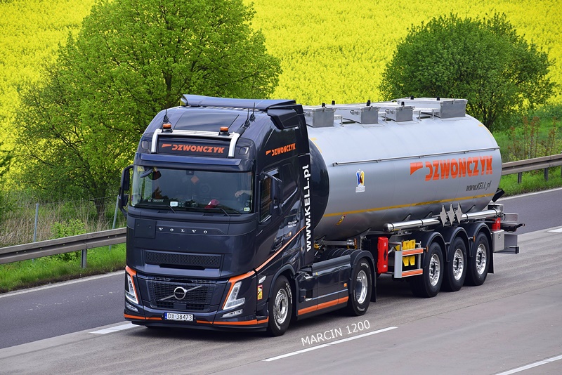 _DSC5062-crop-DZWOŃCZYK-VOLVO FH AERO.JPG
