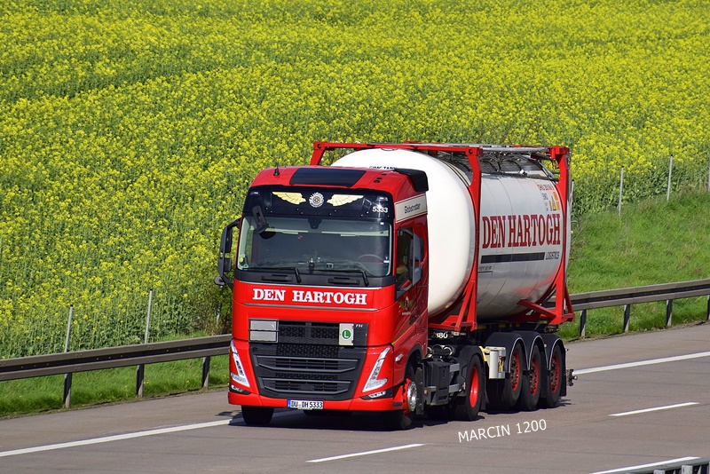 _DSC2354 DEN HARTOGH-crop-VOLVO FH V.JPG